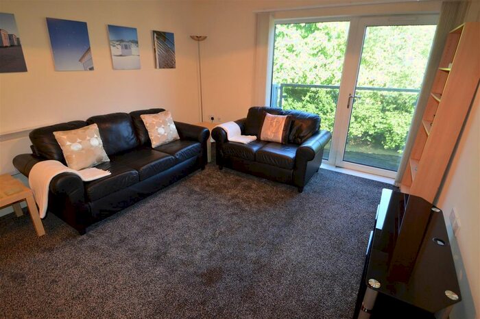 2 Bedroom Flat To Rent In Bishops Corner, Stretford Road, Hulme, Manchester, M15