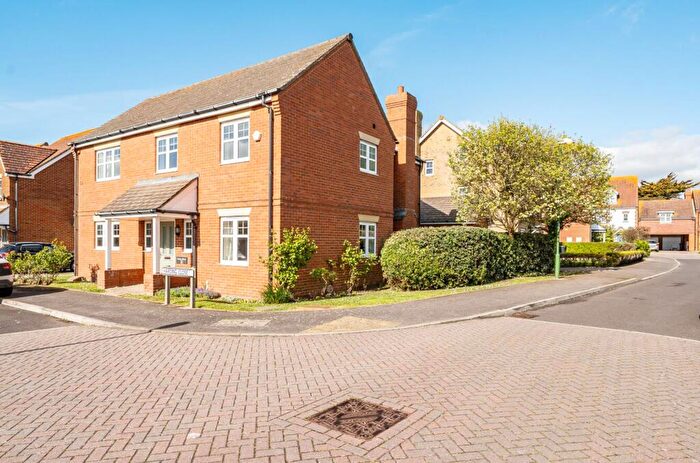 4 Bedroom Detached House For Sale In Harding Close, Selsey, PO20