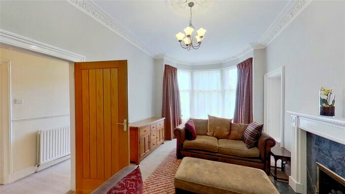 2 Bedroom Flat To Rent In Dalziel Place, Edinburgh, EH7