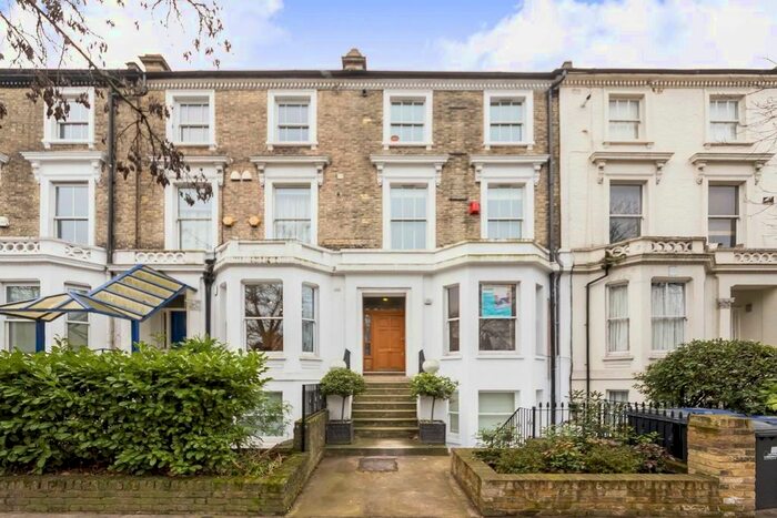 2 Bedroom Flat To Rent In The Mall, London, W5