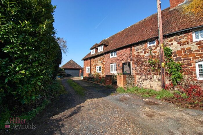 3 Bedroom End Of Terrace House For Sale In Wrotham Road, Borough Green, TN15