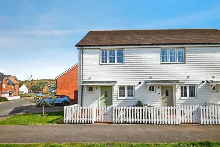 2 Bedroom End Of Terrace House For Sale In Corliss Vale, Wouldham, Rochester, Kent, ME1
