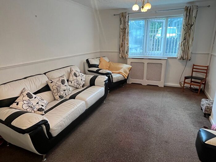 2 Bedroom Property To Rent In Walpole Close, Doncaster, DN4
