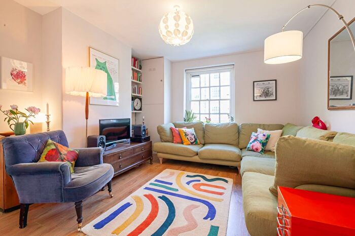 2 Bedroom Flat For Sale In Pritchards Road, Dinmont House, E2 - Photo 3