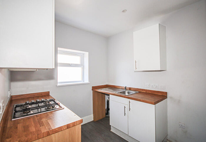 3 Bedroom Maisonette To Rent In High Street, Sheerness, ME12