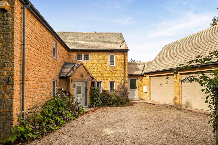 4 Bedroom Detached House To Rent In Foxes Close, Bourton-On-The-Water, GL54