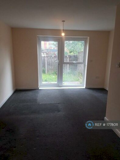 4 Bedroom Terraced House To Rent In Stockport Road, Manchester, M13