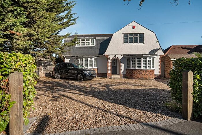 4 Bedroom Detached House For Sale In The Drive, Ashford, TW15