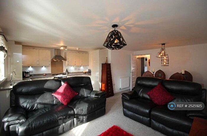 2 Bedroom Flat To Rent In College Medway, Eskbank, EH22