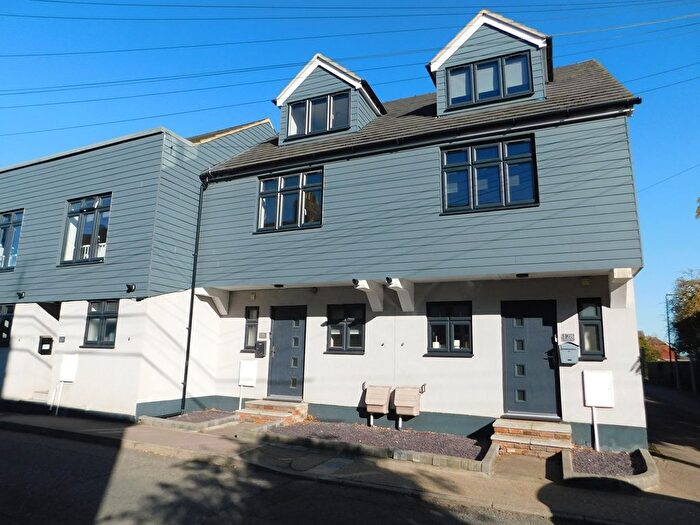 3 Bedroom Terraced House To Rent In Church Street, Rochester, ME3