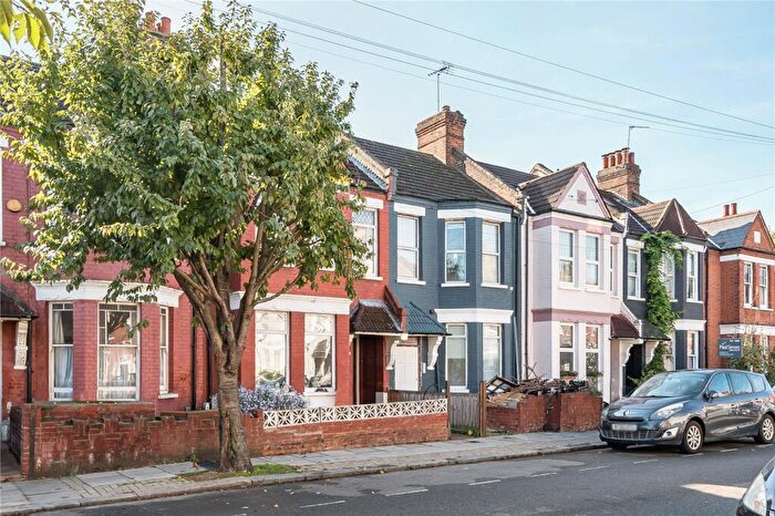 Studio To Rent In Stanhope Gardens, Harringay, London, N4