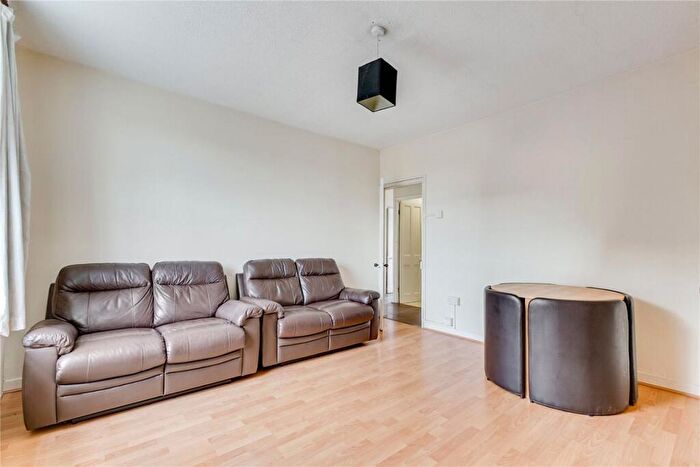 2 Bedroom Flat To Rent In Whitgift House, Lambeth, SE11