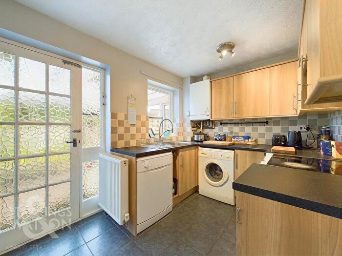 2 Bedroom End Of Terrace House For Sale In Cricks Walk, Roydon, Diss, IP22