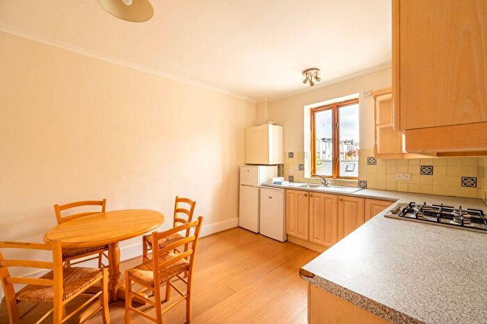 2 Bedroom Flat To Rent In St Dunstans Road, Barons Court, London, W6