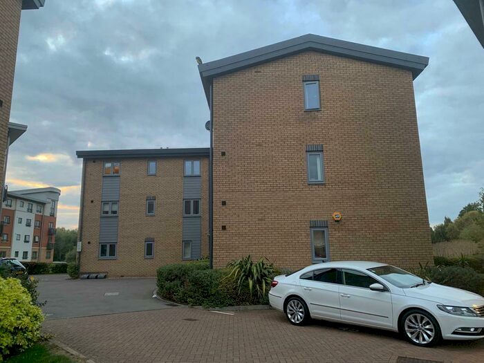 2 Bedroom Flat To Rent In Old Towcester Road, Northampton, NN4