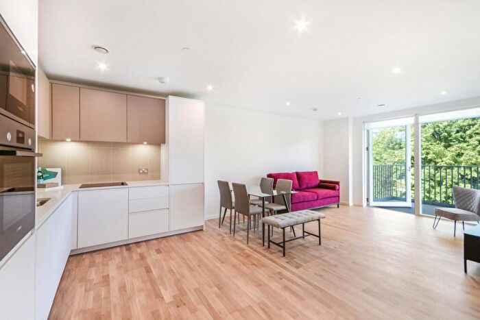 2 Bedroom Apartment For Sale In Grove Road London, SE8