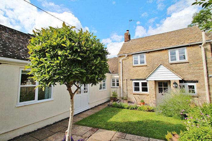 2 Bedroom Cottage For Sale In Church Road, North Leigh, OX29