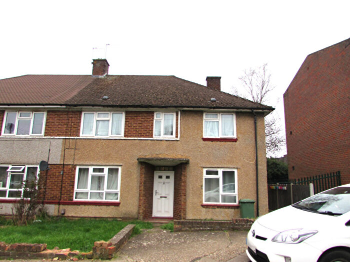 2 Bedroom Maisonette To Rent In Sefton Avenue, Harrow, Middlesex, HA3