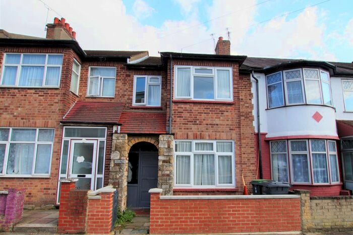3 Bedroom Terraced House To Rent In Park Road, London, N11