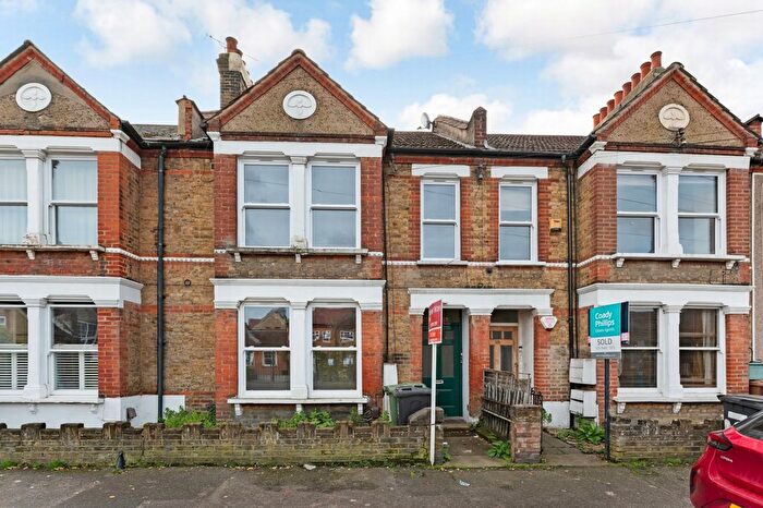 2 Bedroom Flat For Sale In Leahurst Road, Lewisham, SE13