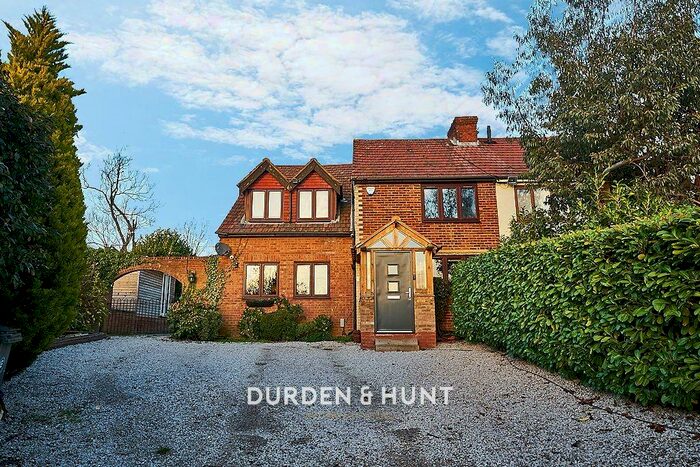 4 Bedroom Semi-Detached House For Sale In Skinners Farm Cottages, Stapleford Tawney, RM4