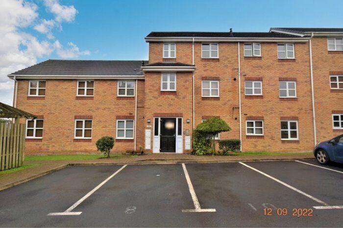 2 Bedroom Flat To Rent In Addington Close, Hindley, Wigan, WN2