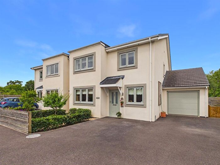 3 Bedroom Semi-Detached House For Sale In Station Road, Christian Malford, SN15