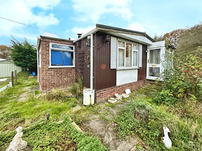 2 Bedroom Park Home For Sale In New Square, The Dome Village, Hockley, SS5