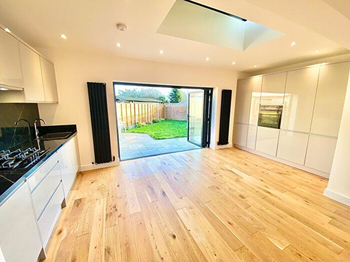 4 Bedroom House To Rent In Burrow Road, Chigwell, IG7