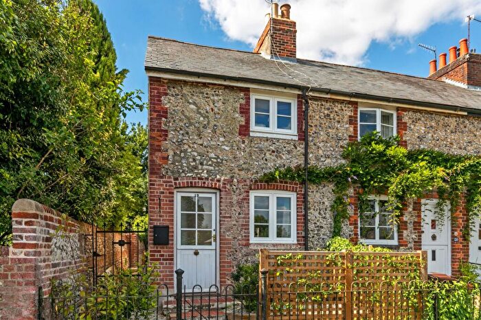 2 Bedroom End Of Terrace House To Rent In Back Street, Winchester, SO23