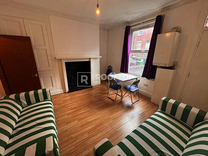 6 Bedroom House To Rent In Hessle View, Leeds, LS6