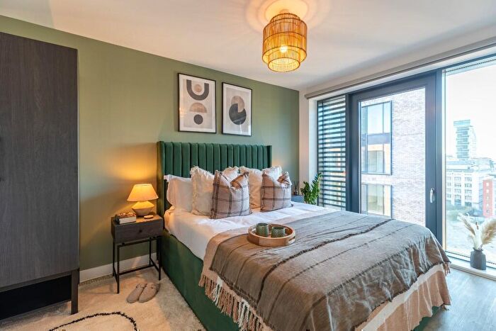 2 Bedroom Flat To Rent In Flat, Pall Mall, Liverpool, Merseyside, L3