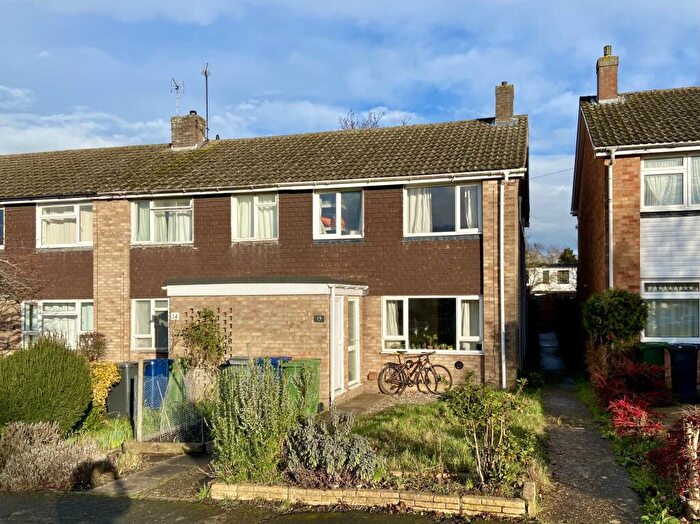 3 Bedroom End Of Terrace House For Sale In Belmore Close, Cambridge, CB4