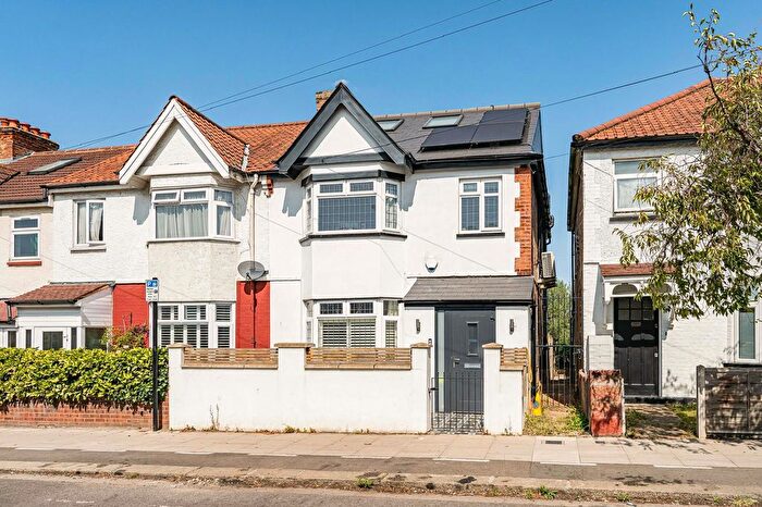 4 Bedroom Semi-Detached House For Sale In Drayton Bridge Road, London, Greater London, W7
