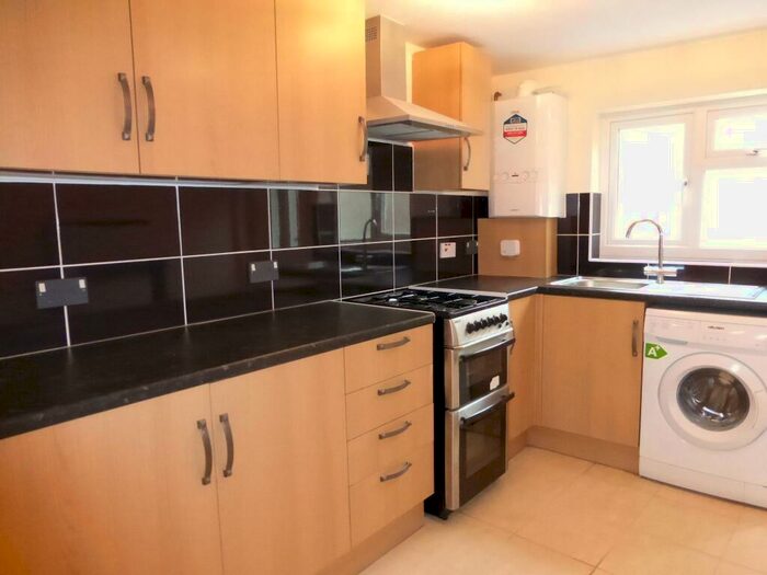 3 Bedroom Flat To Rent In Oxford Road, Exeter, EX4