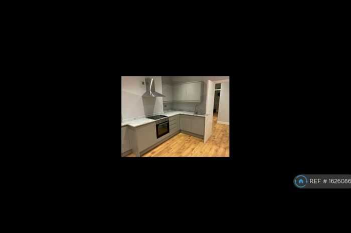 2 Bedroom Flat To Rent In Galpins Road, Thornton Heath, CR7