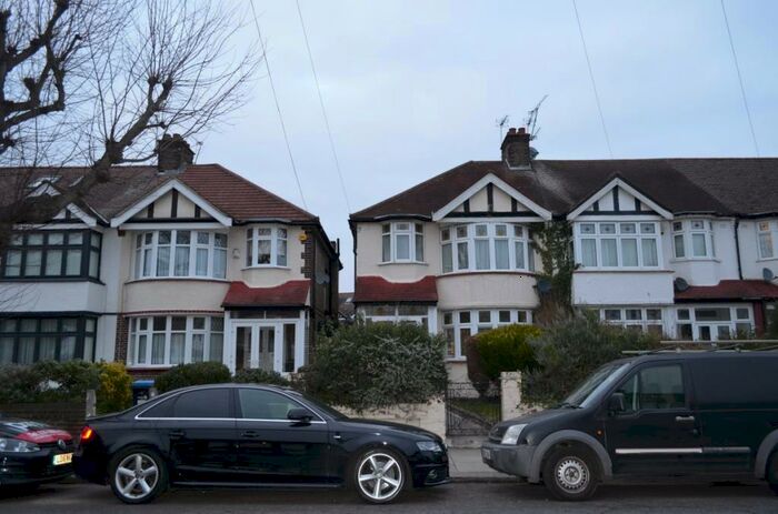 3 Bedroom Semi-Detached House To Rent In Bury Street West, Edmonton, N9
