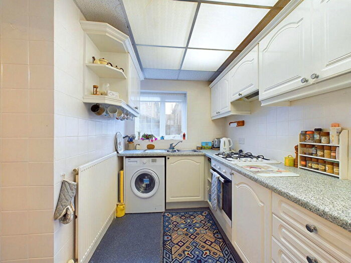 2 Bedroom Flat For Sale In Chesham Close, Goring By Sea, Worthing, BN12