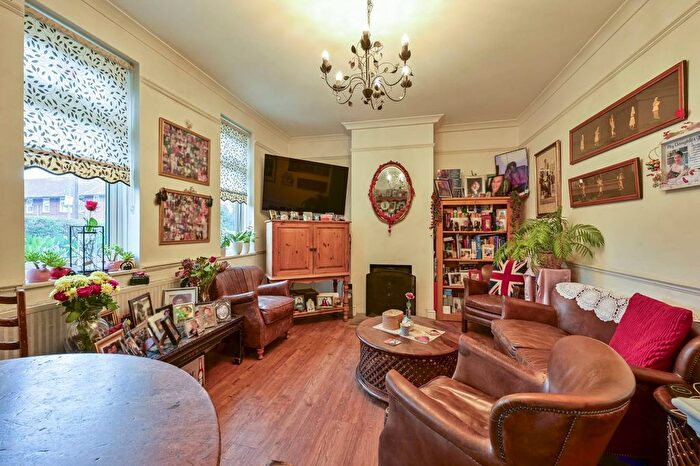 3 Bedroom Terraced House For Sale In Swinburne Road, Putney, London, SW15