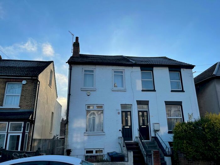 3 Bedroom Maisonette To Rent In Apsley Road, South Norwood SE25