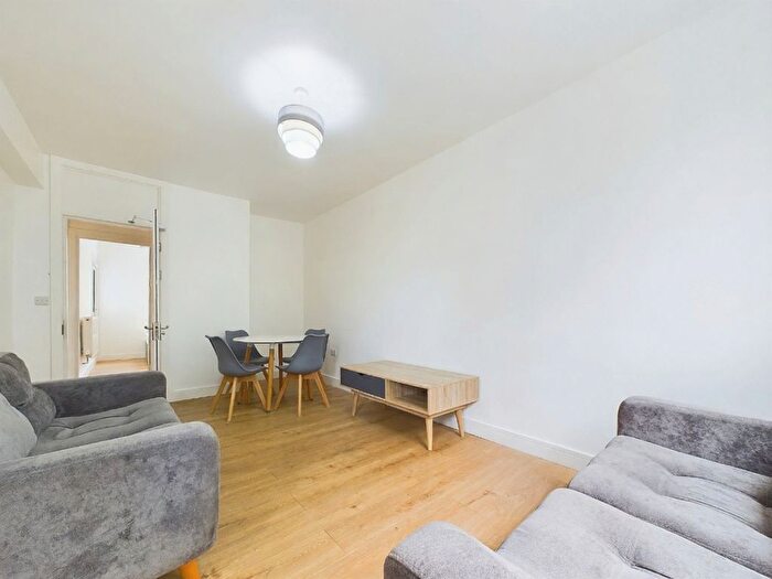 4 Bedroom Flat To Rent In Osnaburgh Street, Robert Street, Ucl, Lse, Regents Park, Regents Park, Camden, Euston, London, NW1