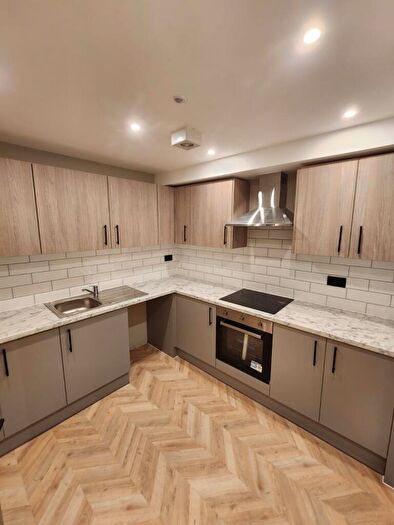 Flat To Rent In Haycroft Road, Surbiton, KT6