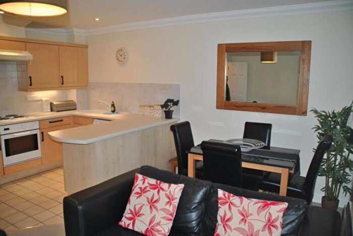 2 Bedroom Apartment To Rent In Knights Place, Windsor, SL4