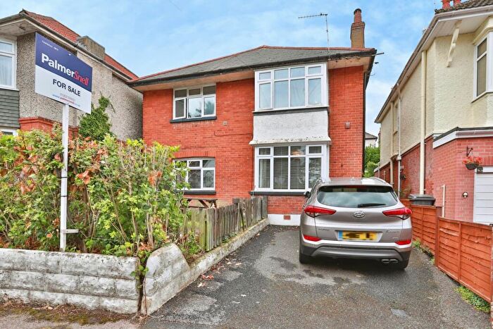 3 Bedroom Flat For Sale In Firbank Road, Bournemouth, Dorset, BH9