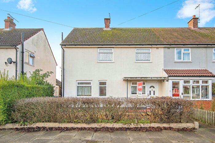 3 Bedroom Semi-Detached House For Sale In Renfrew Road, Ipswich, IP4