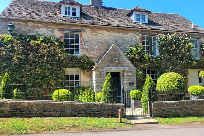 4 Bedroom Country House For Sale In Lower End, Daglingworth, Cirencester, GL7