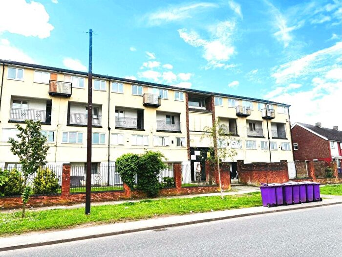 2 Bedroom Maisonette For Sale In Calling Investors. Through Our Auction Partners A, L11