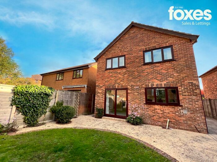 4 Bedroom Detached House To Rent In Drew Close, Poole, Dorset, BH12