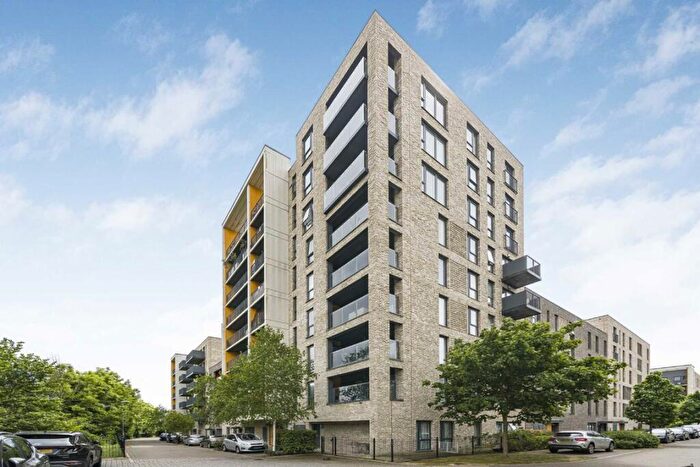 3 Bedroom Flat For Sale In Chronicle Avenue, London, NW9