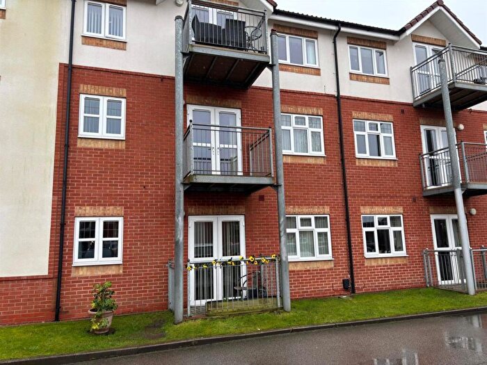 2 Bedroom Apartment For Sale In Birch Tree Drive, Hedon, Hull, HU12